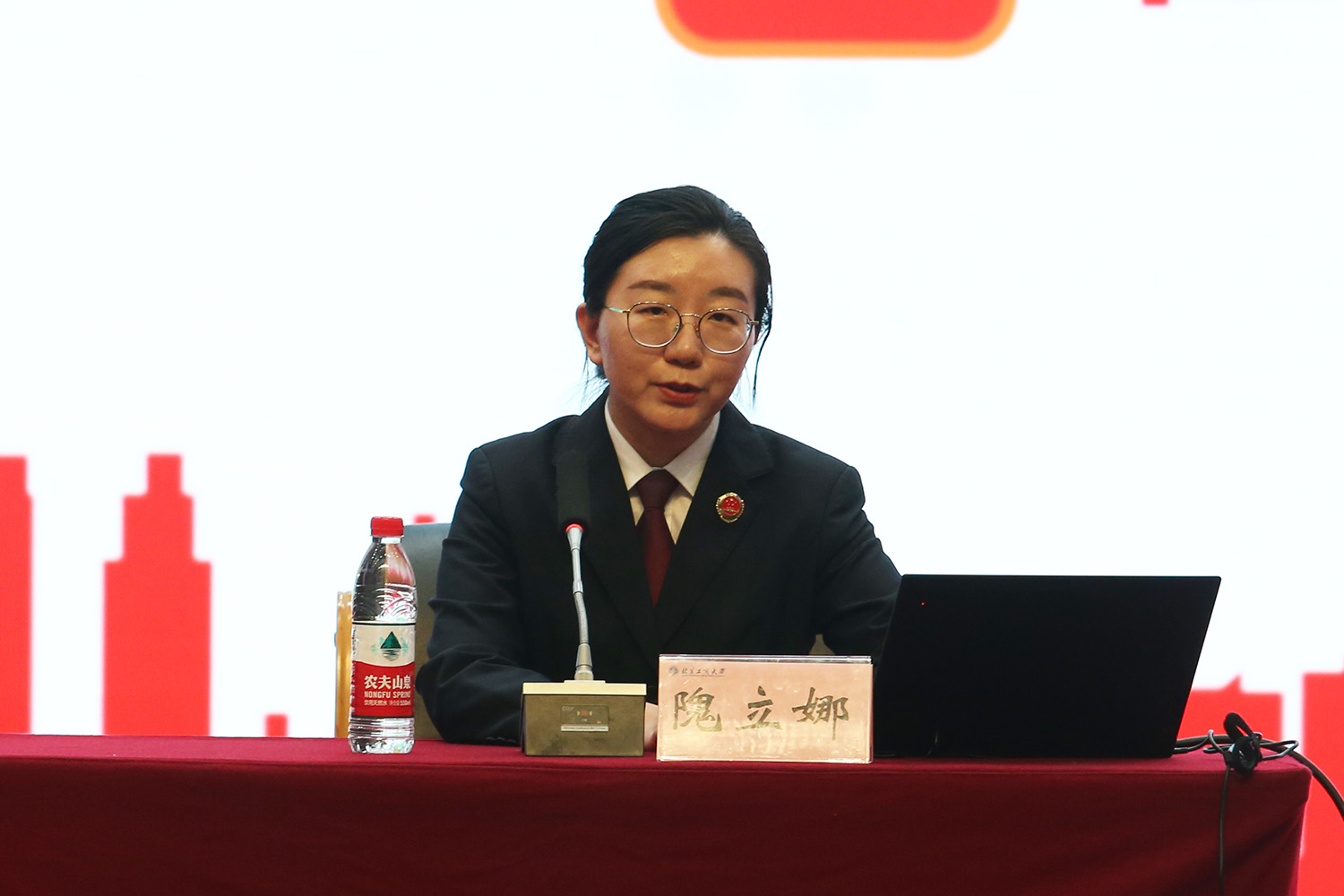 40d63ea0b3bc4f4681e02b1c7d4c70ee.jpg 40d63ea0b3bc4f4681e02b1c7d4c70ee.jpg